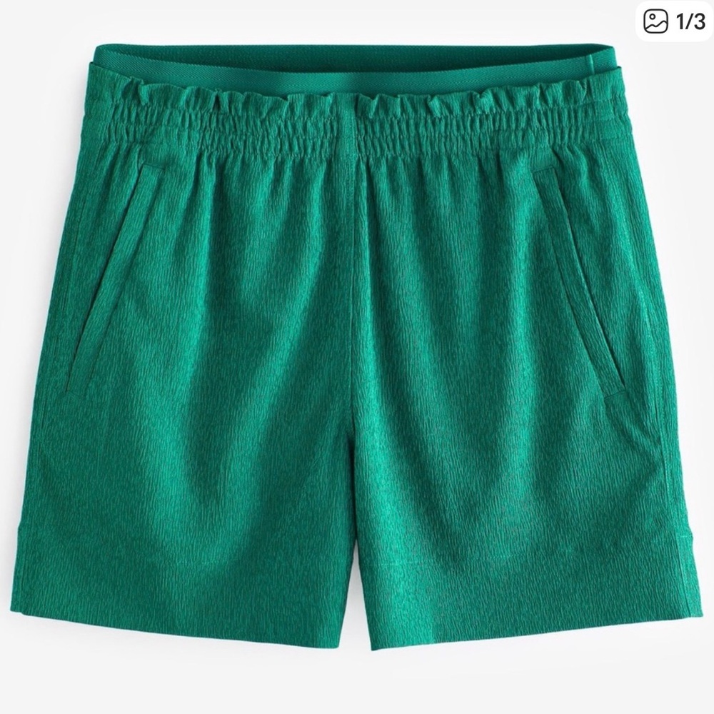 Athleta ECHO Pull on Shorts Emerald Green Women’s Size 4 New